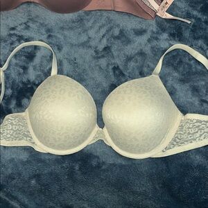 PINK Victoria's Secret Cream Lace Bra